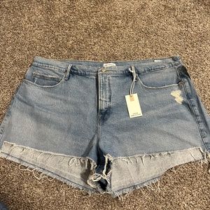 Good American Good 90’s Denim Shorts